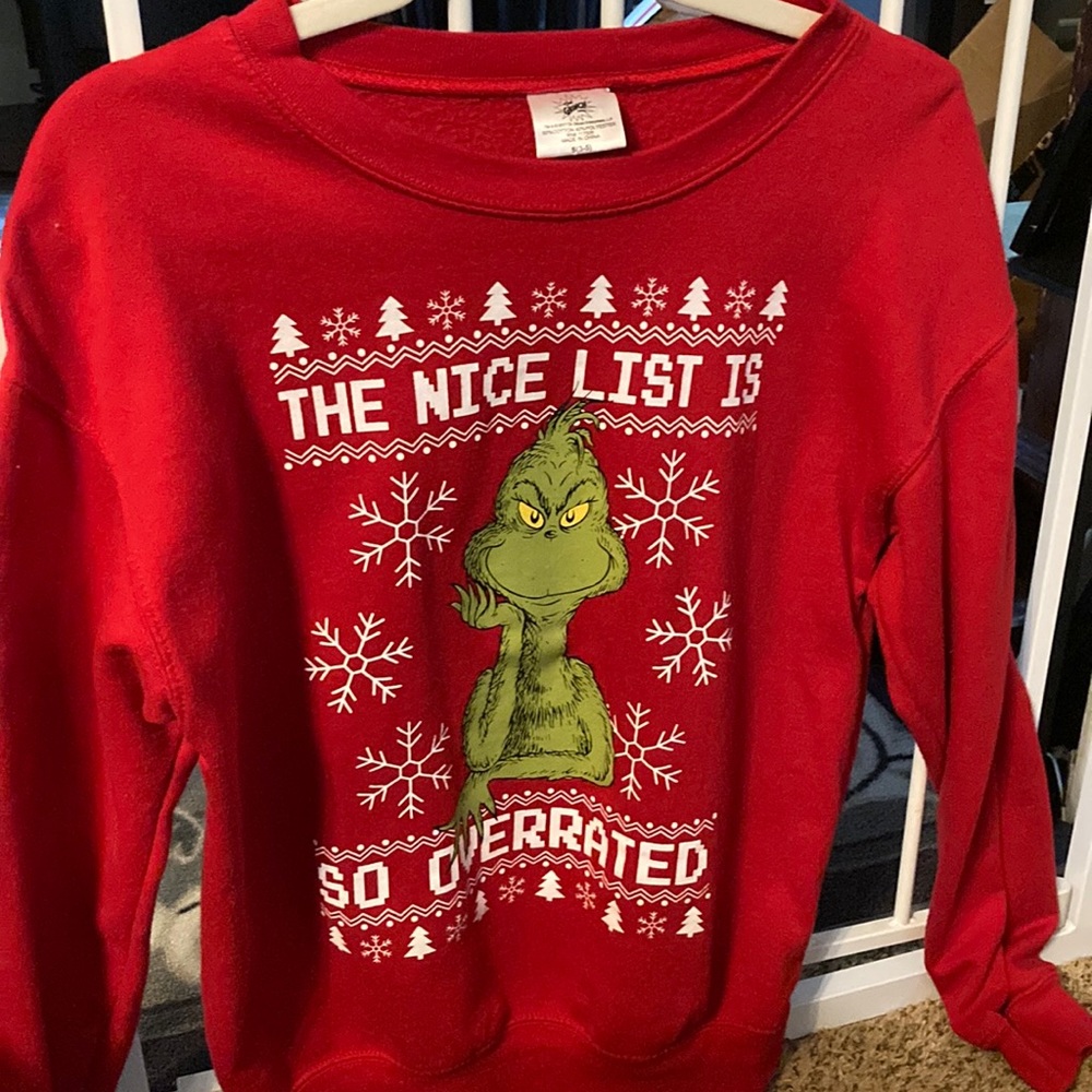 The grinch 2017 red sweatshirt size S3/5
